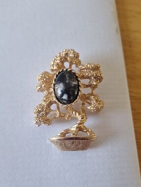 Vintage Amway Gold-Tone Bonsai Tree Brooch with Black Marbled Cabochon